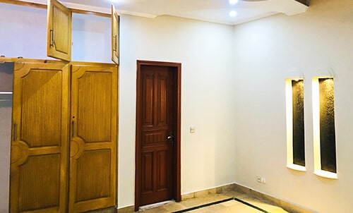 1 KANAL UPPER PORTION  FOR RENT IN DHA PHASE 6